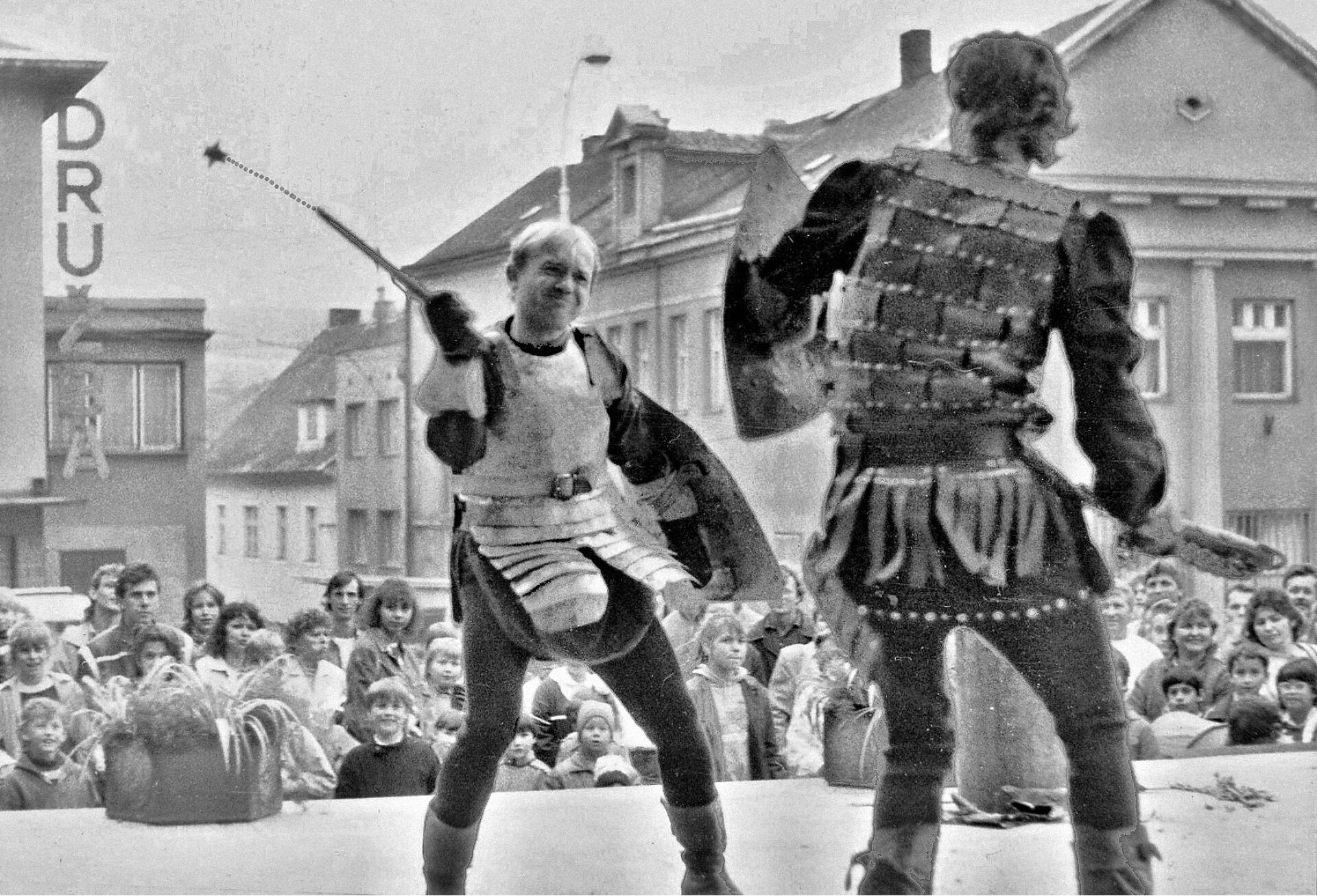 Promítání starých fotografií: ŠERMÍŘI a NETRADIČNÍ PLAVIDLA