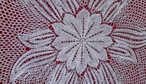 Výstava "Krása a elegance ručně háčkovaných a paličkovaných deček"