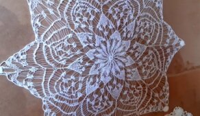 Výstava "Krása a elegance ručně háčkovaných a paličkovaných deček"