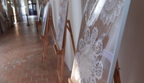 Výstava "Krása a elegance ručně háčkovaných a paličkovaných deček"