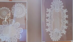 Výstava "Krása a elegance ručně háčkovaných a paličkovaných deček"