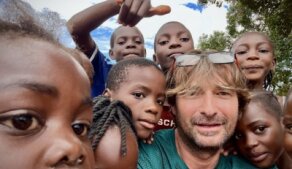 AFRIKOU z Austrálie do Evropy vlastním obytňákem