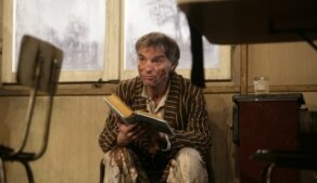 Ucpanej systém Remaster - Dejvické divadlo