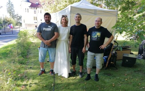 Letní zpívané: BIKERS BAND NA ZÁMKU